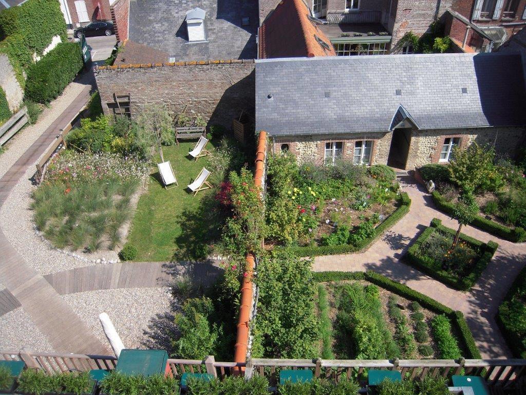 Hotel Restaurant Les Tourelles Le Crotoy Esterno foto